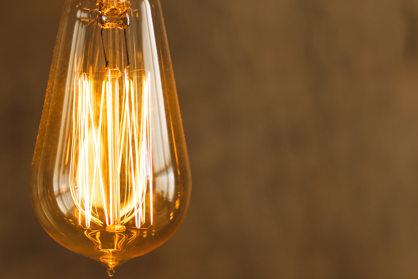 How Do LED Edison Bulbs Rekindle Vintage Vibes with Modern Efficiency?