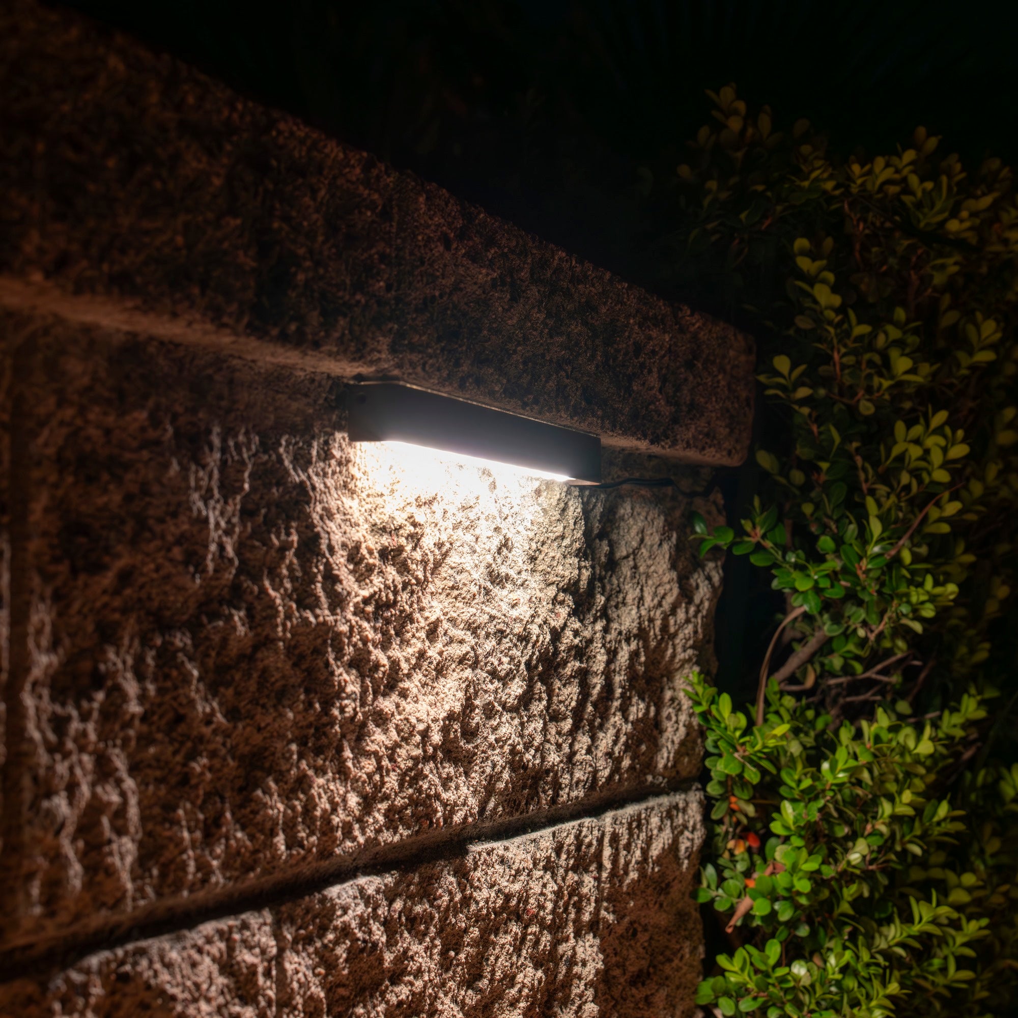 Pivot™ 12" Hardscape & Retaining Wall Light