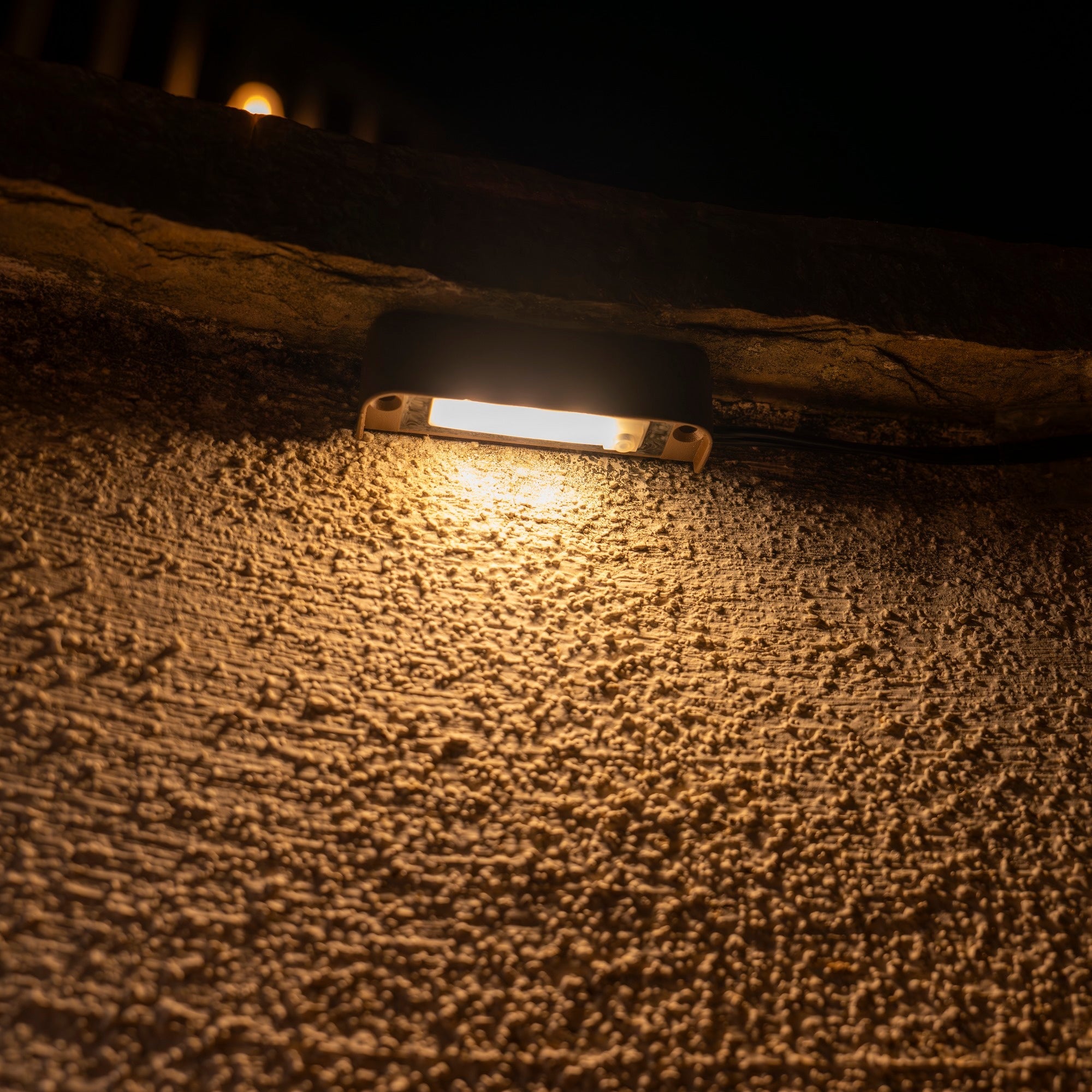 Pivot™ 4" Hardscape & Retaining Wall Light