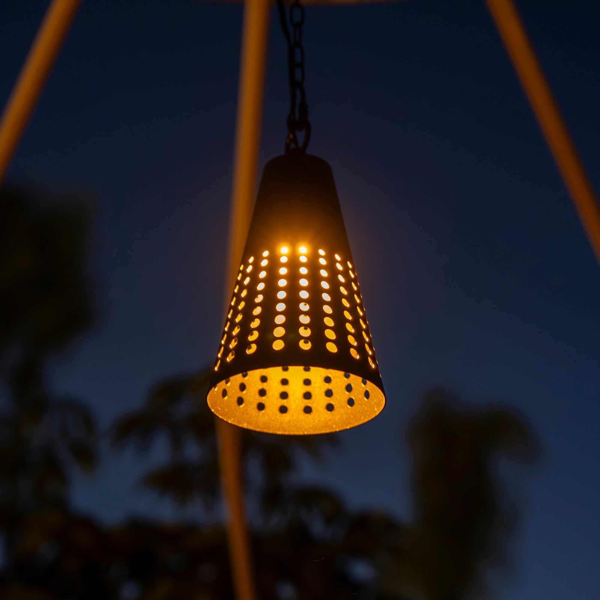 Tiki 12V Outdoor Pendant & Patio Light - 2200K