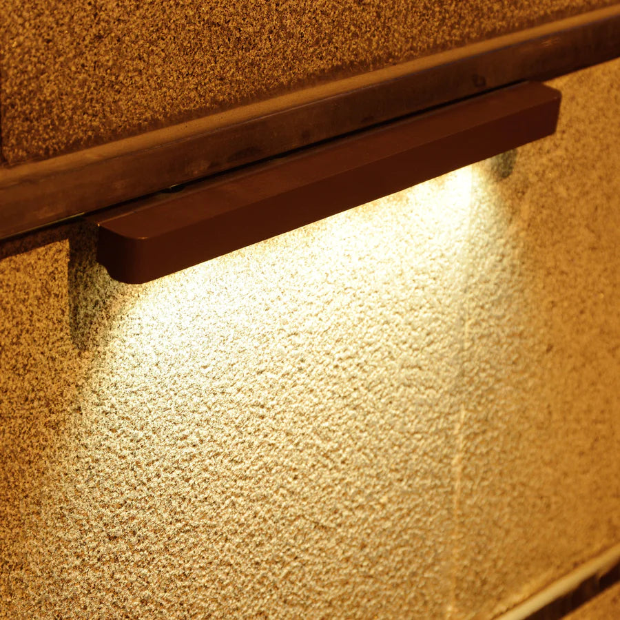 Pivot™ 12" Hardscape & Retaining Wall Light