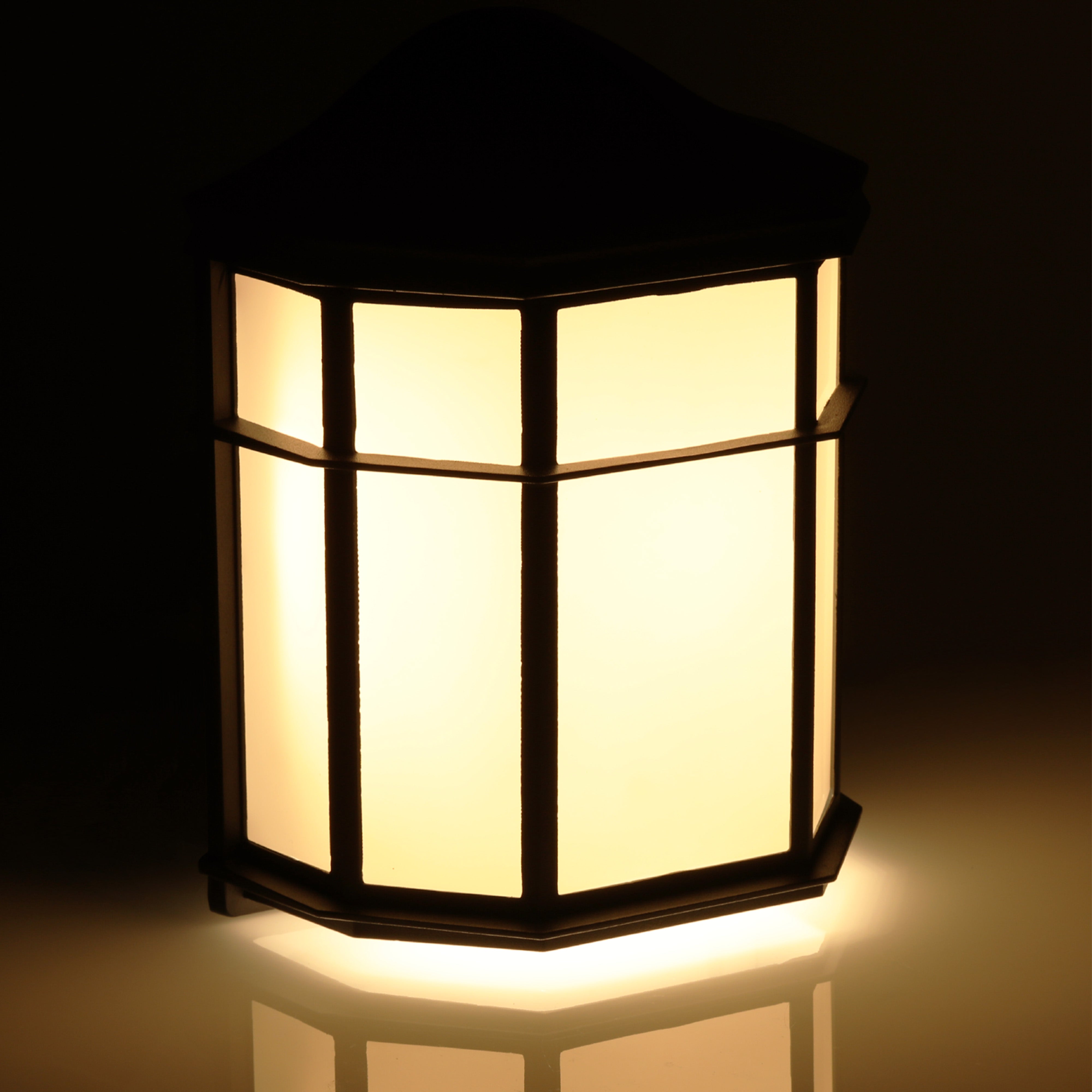 Semiocta™ 15W Outdoor Wall Lantern