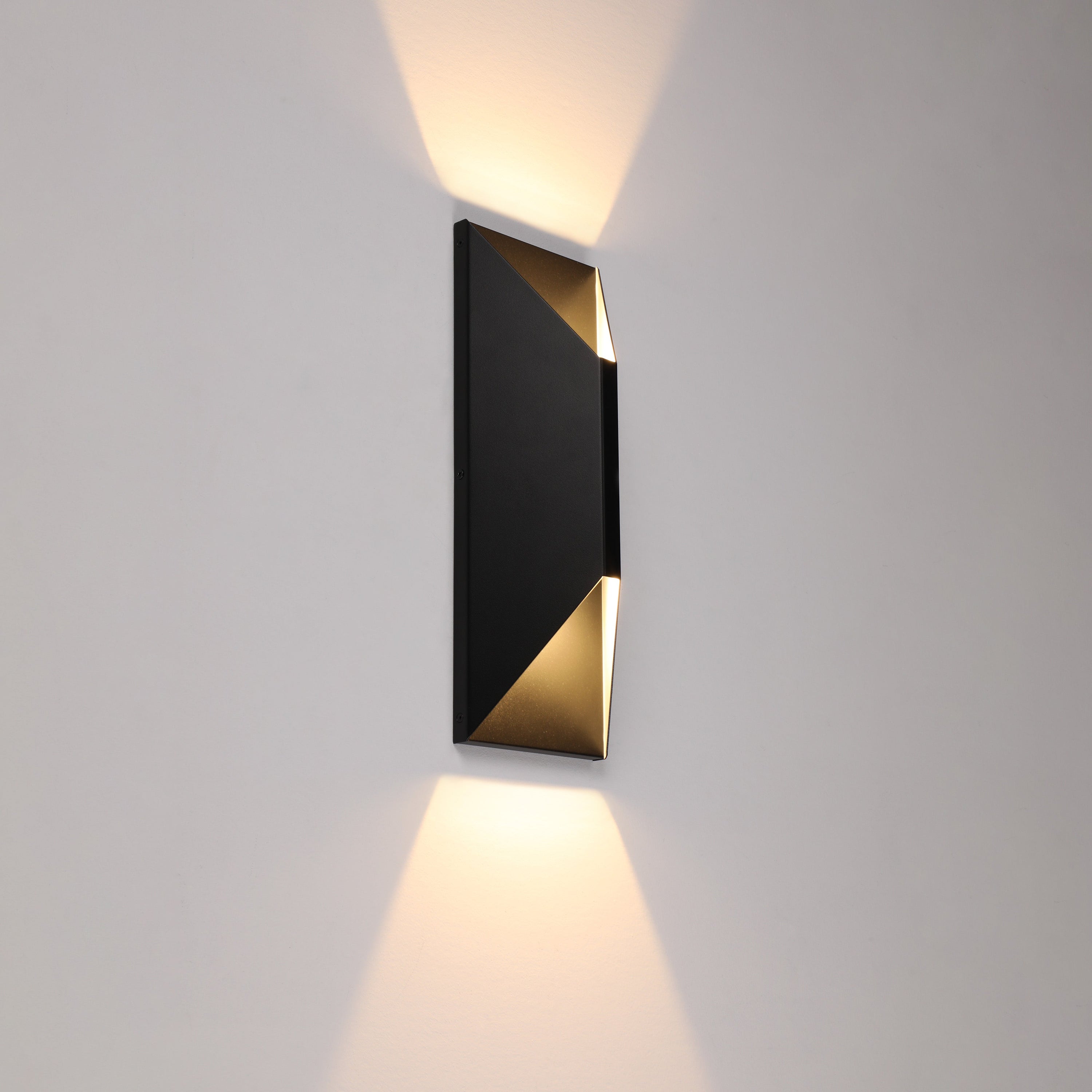 Mountain™ 14" Outdoor Wall Sconce